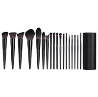 Technique PRO Raven Makeupbørste Sæt - 18 makeupbørster