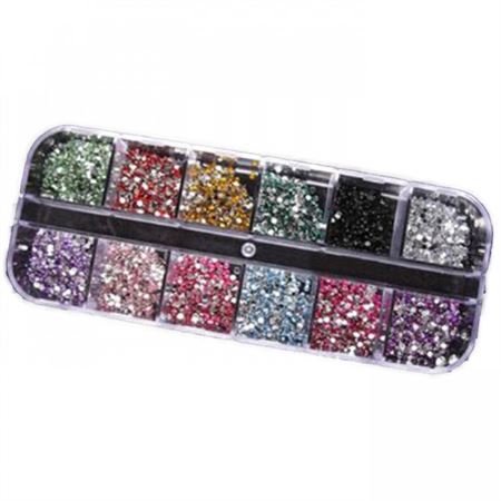 Rhinsten box -  Dekoration til negle  12 forskellige farver 